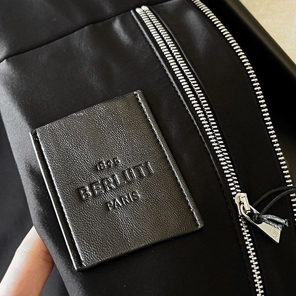 すぐ届 ベルルッティ レザー ジャケット 長袖 ロゴ フード beu07023